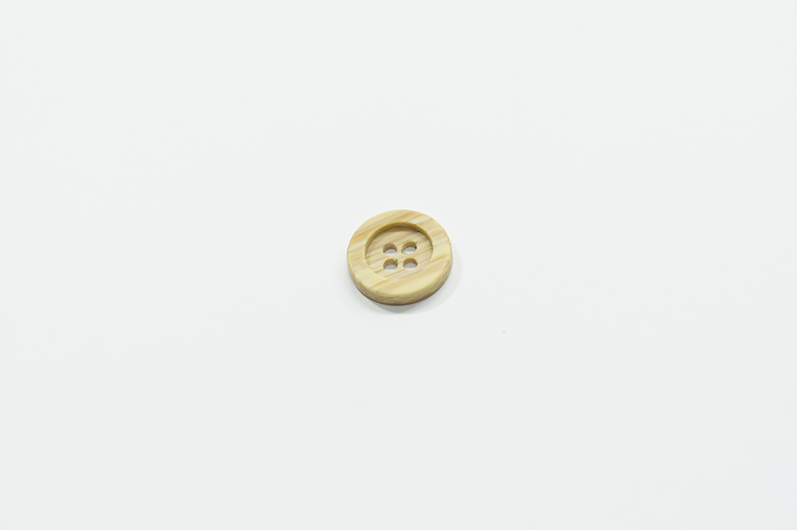 Гудзик 15 мм Mertbutton 4 отвори під дерево дерево світле