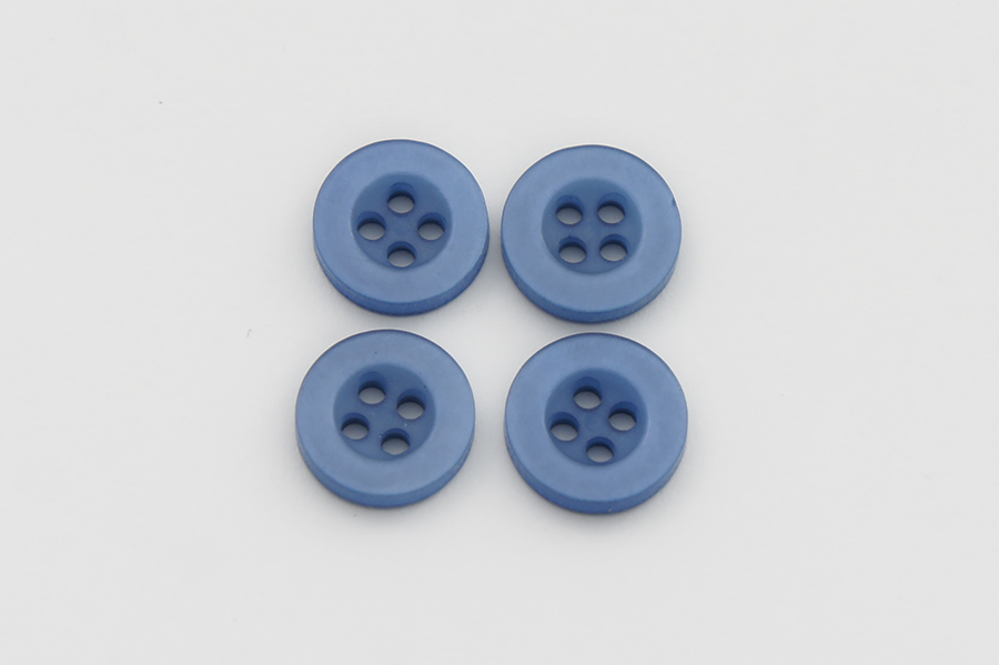 Гудзик 11 мм Mertbutton 4 отвори перламутр блакитний яскравий