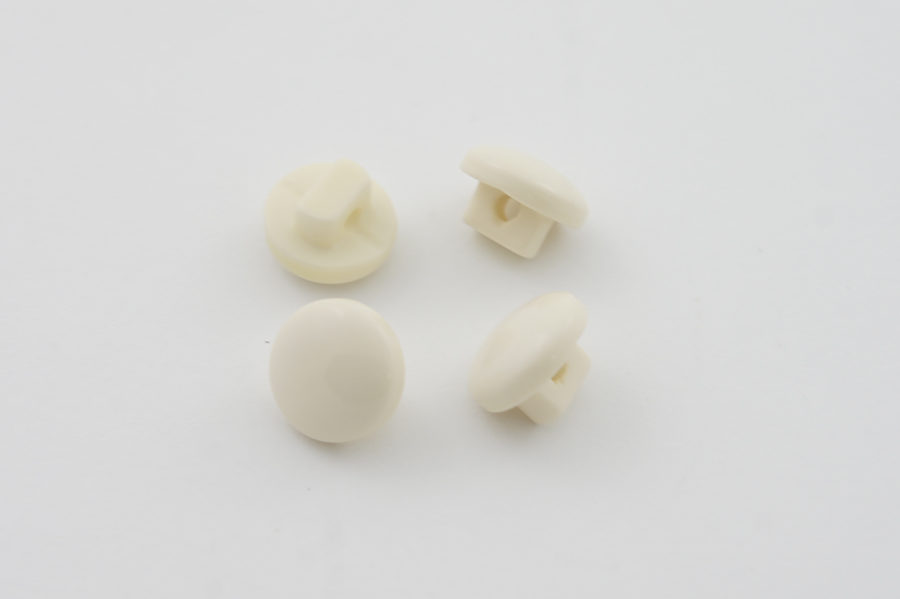 Гудзик на ніжці 10 мм Mertbutton однотонний молочний