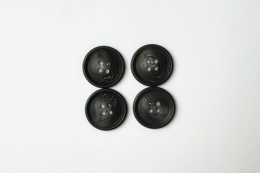 Гудзик 23 мм Mertbutton 4 отвори класичний сірий темний