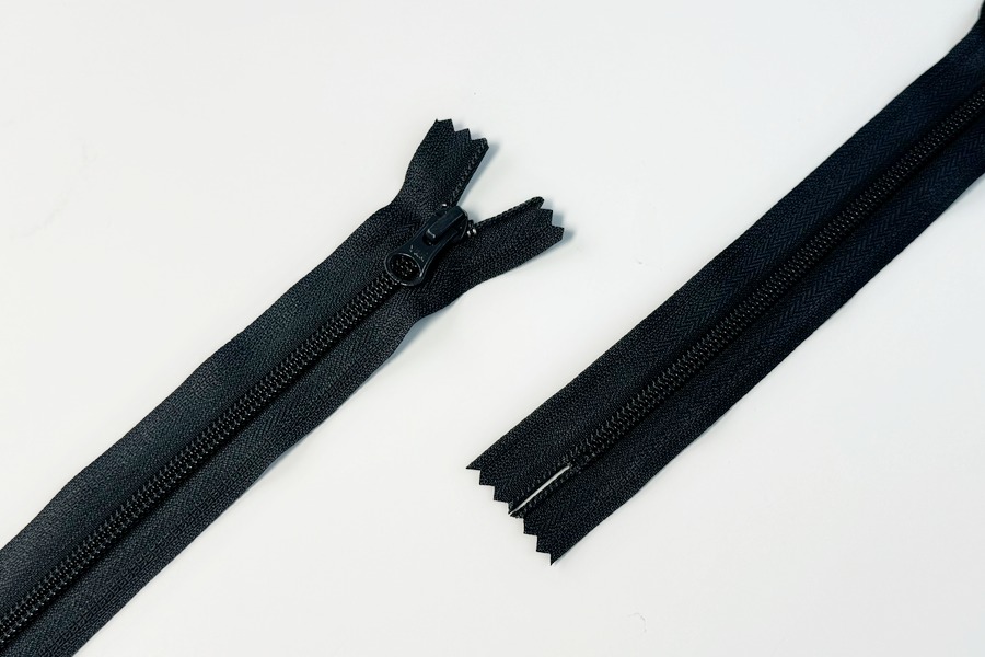 Блискавка YKK Тип 5 сірий темний 18 см CIFC-18-156-DA8LHD