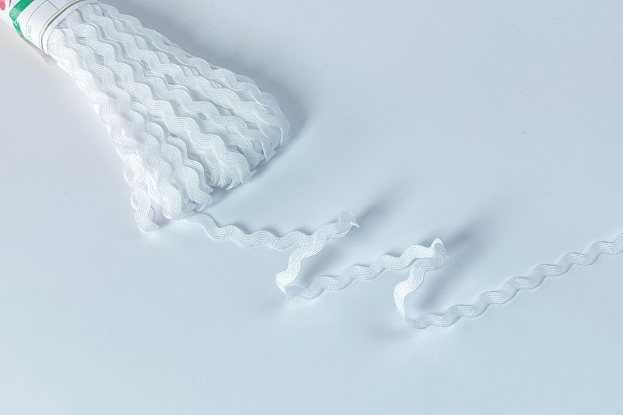 Тасьма в'юнок (хвилька) 5 мм MH білий