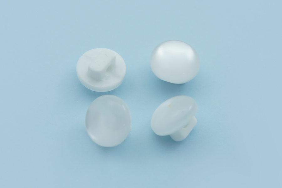 Гудзик на ніжці 10 мм Mertbutton перламутр білий