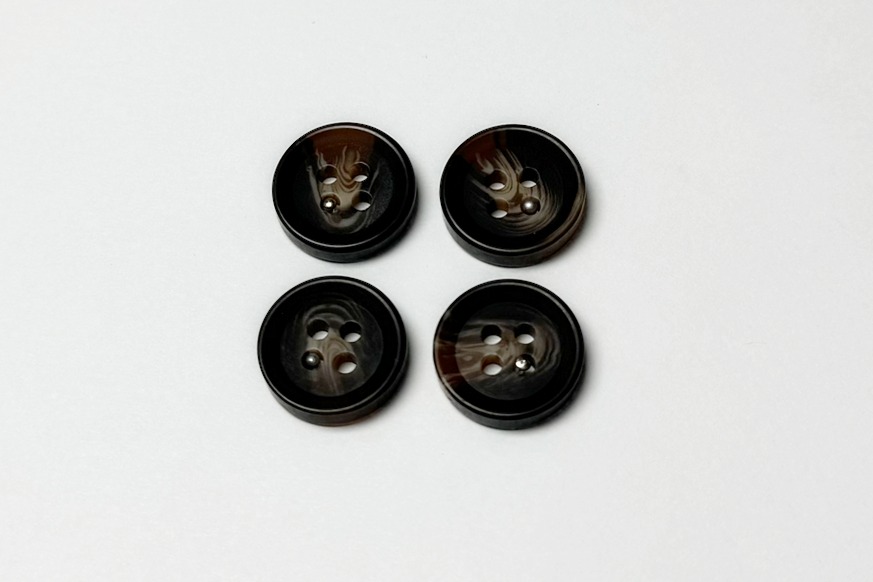 Гудзик 15 мм Mertbutton 4 отвори класичний різнокольоровий POB-12058-24