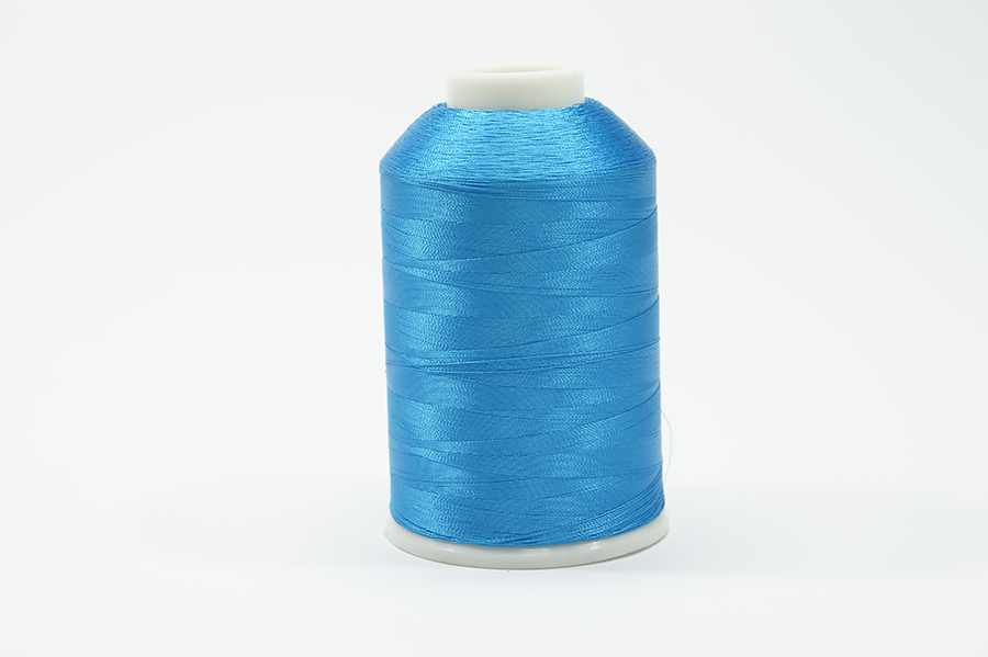 Нитки вишивальні Royal 5000 м віскоза 100% блакитний яскравий С764