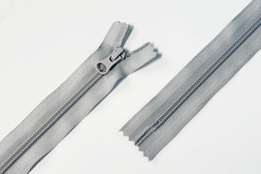 Блискавка YKK Тип 5 сірий світлий 18 см