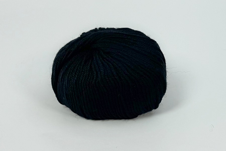 Пряжа Кашемірова вовна 93%, поліамід 7% чорний 90м(50гр)