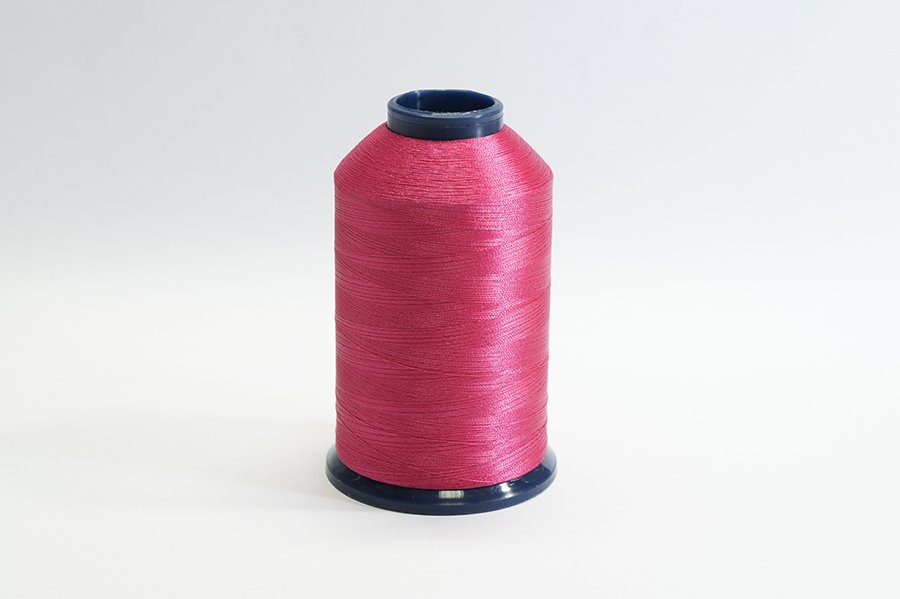 Нитки вишивальні Royal 5000 м поліестер 100% фуксія Р329