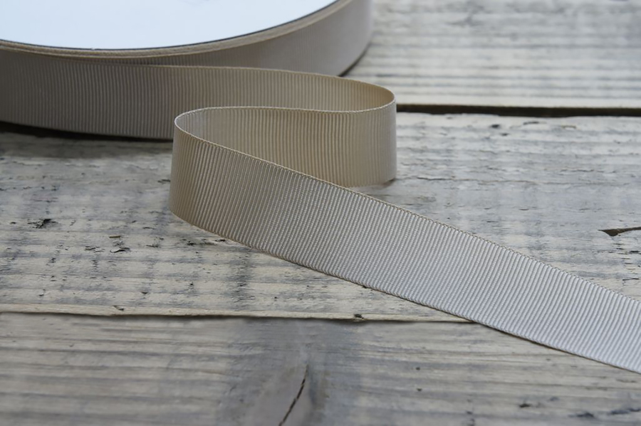 Тасьма 20 мм бежевий золотистий