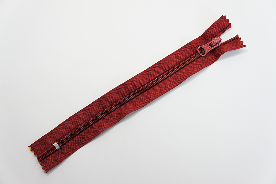 Блискавка MH Тип 5 бордовий 20 см