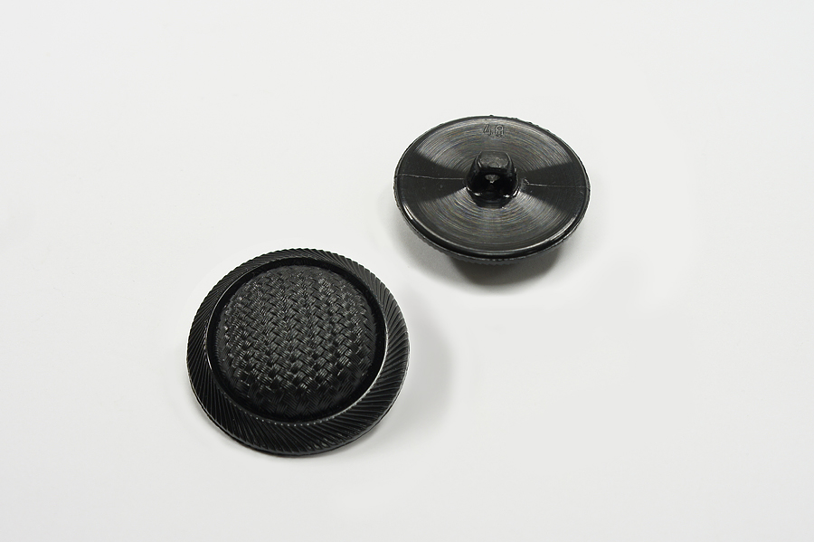 Гудзик на ніжці 28 мм Mertbutton фактурний чорний 15-04-44-000