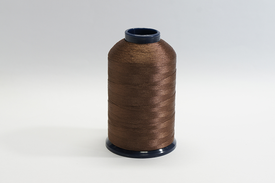 Нитки вишивальні Royal 5000 м поліестер 100% коричневий світлий Р161