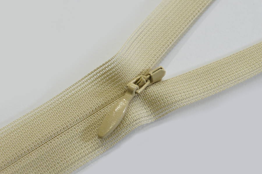 Блискавка YKK Тип 2 бежевий 20 см CHC-20-551-DA