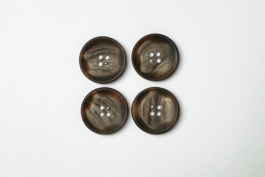 Гудзик 23 мм Mertbutton 4 отвори фактурний коричневий темний