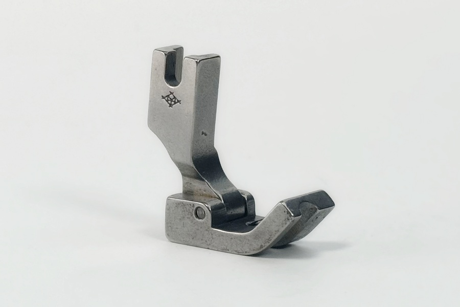 Лапка для кедера металева P 69 LH 3/16/YS 5 мм