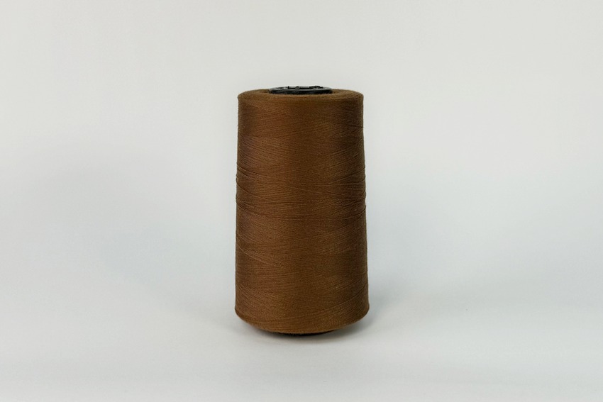 Нитки швейні №20/2 Barva штапельні поліестер 100% золотистий коричневий 2500 м 7025