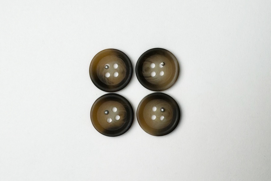 Гудзик 18 мм Mertbutton 4 отвори класичний різнокольоровий 2607-28-11