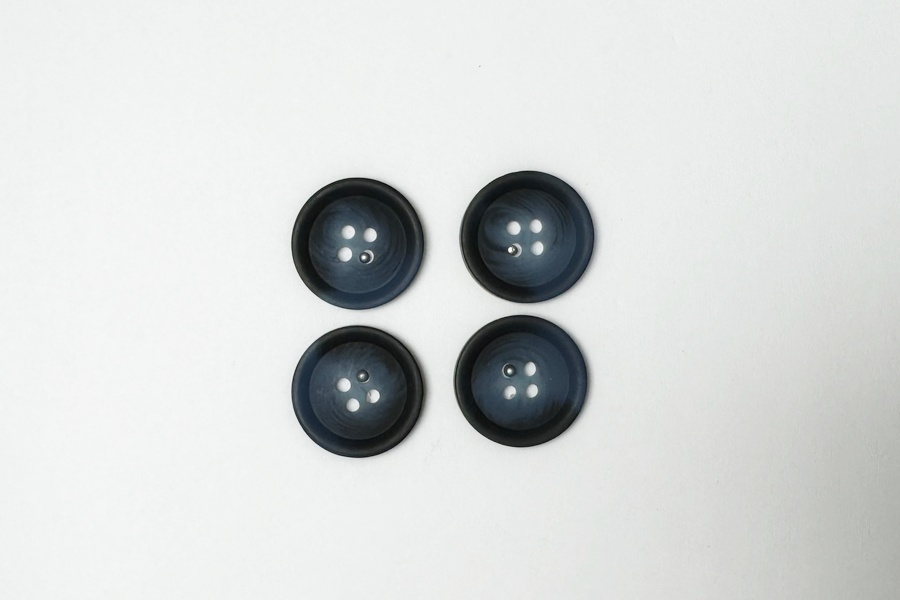 Гудзик 20 мм Mertbutton 4 отвори класичний різнокольоровий 2607-32-2