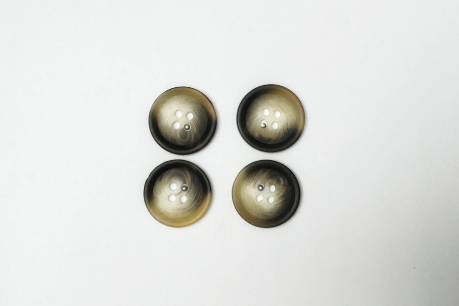 Гудзик 20 мм Mertbutton 4 отвори класичний різнокольоровий FNL-304-32-6