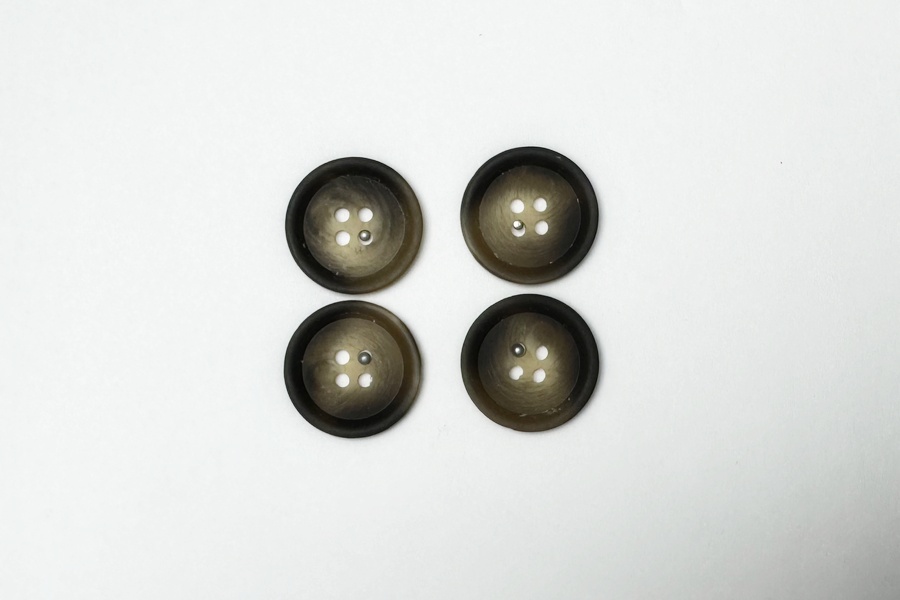 Гудзик 20 мм Mertbutton 4 отвори класичний різнокольоровий FNL-304-32-7