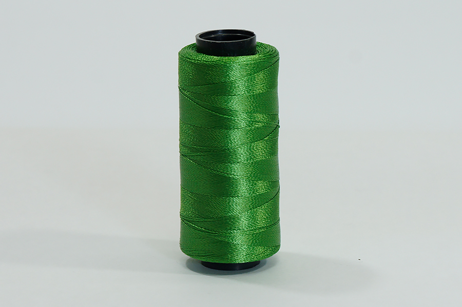 Нитки вишивальні Royal 500 м віскоза 100% зелений світлий 71D