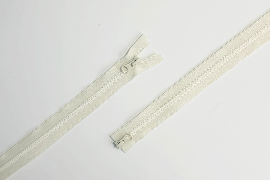 Блискавка YKK Тип 5, 2 замка біло-молочний 75 см VSMR-75-841-DA8/DA8