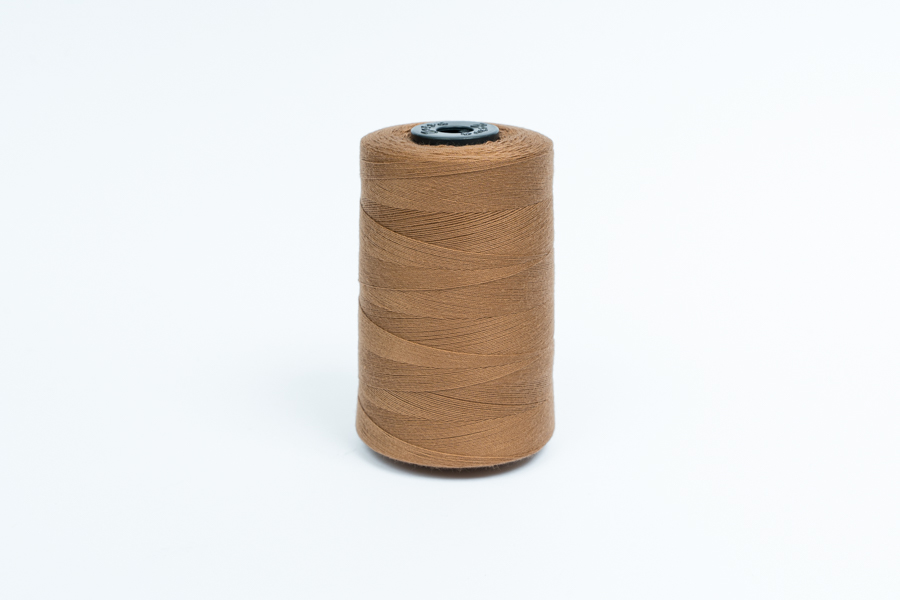 Нитки швейні №20/3 Barva штапельні поліестер 100% бежевий золотистий темний 2000 м 7074