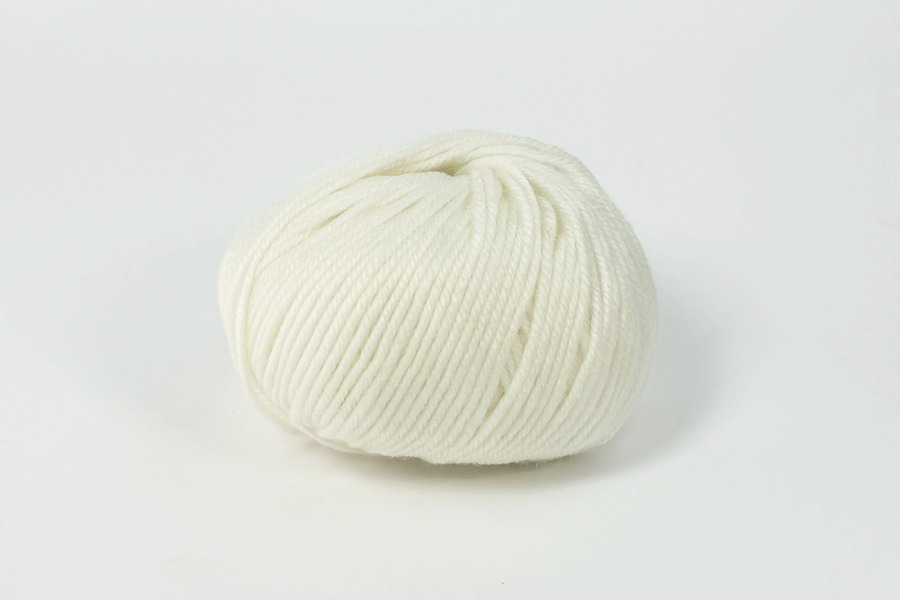 Пряжа Кашемірова вовна 93%, поліамід 7% молочний 90м(50гр)