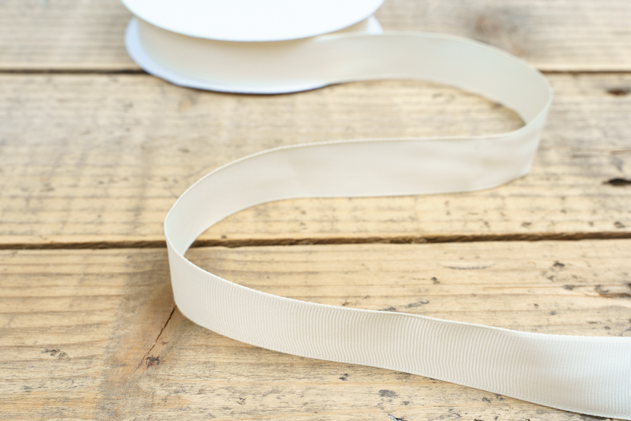 Тасьма 25 мм MH екрю