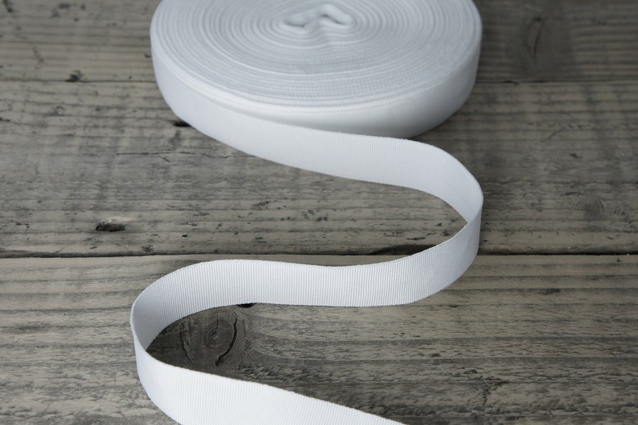 Стрічка прикладна 25 мм білий