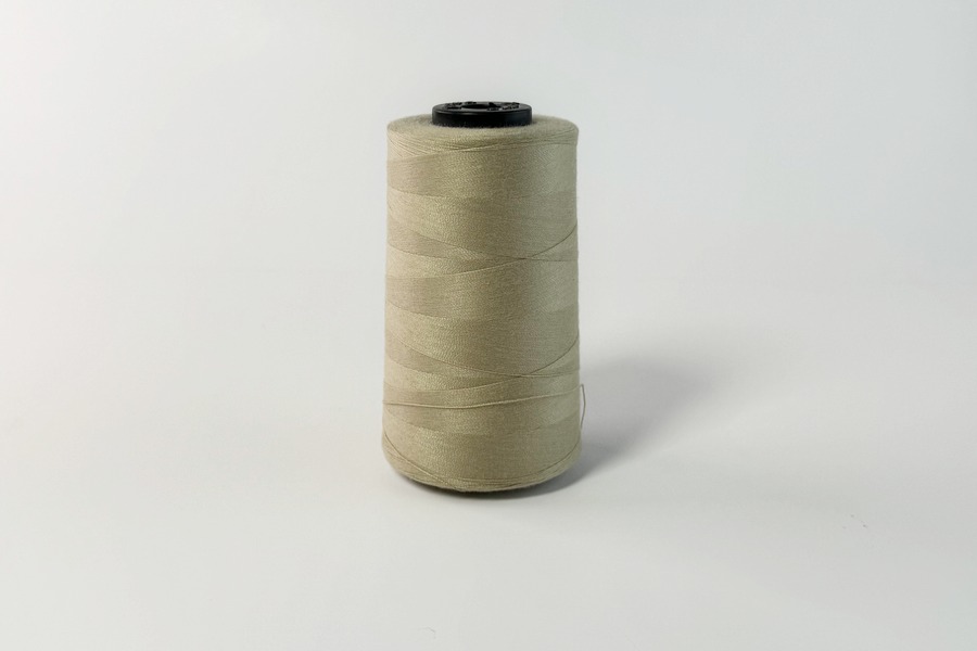 Нитки швейні №20/2 Barva штапельні поліестер 100% бежевий сірий 2500 м 7017