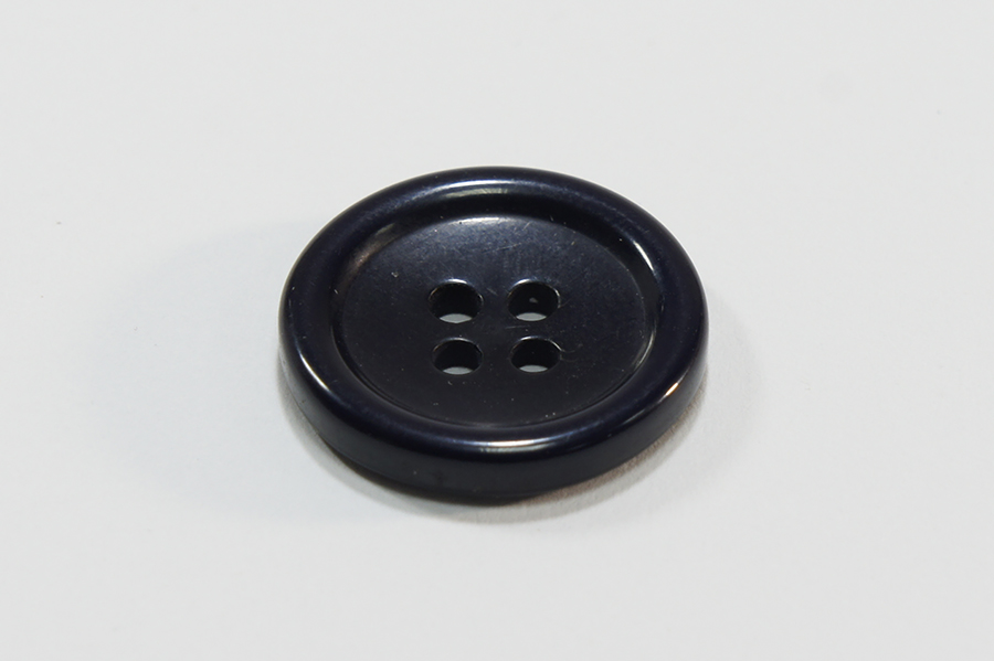 Гудзик 18 мм Mertbutton 4 отвори однотонний синій темний ВР-179