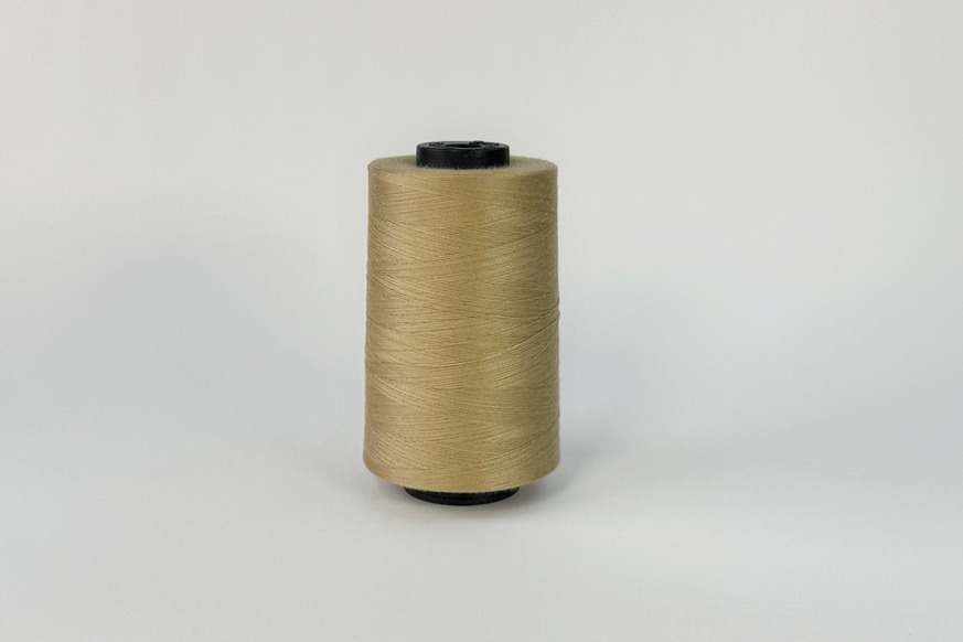 Нитки швейні №40/2 Barva штапельні поліестер 100% бежевий золотистий 5000 м 7037