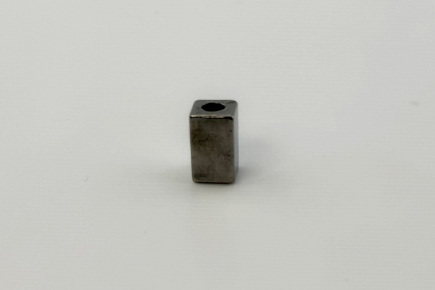 Наконечник для шнура 7х12 мм Mertbutton одинарний нікель чорний