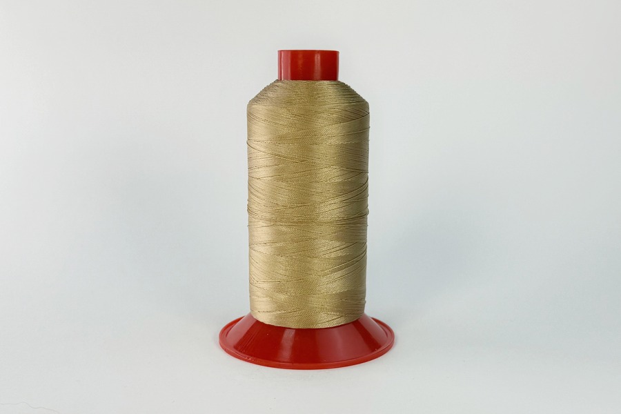 Нитки швейні №40 Barva високоміцні поліестер 100% бежевий золотистий 2850 м 7037