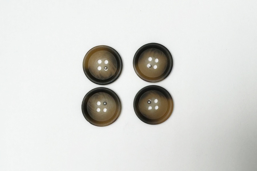 Гудзик 20 мм Mertbutton 4 отвори класичний різнокольоровий 2607-32-10