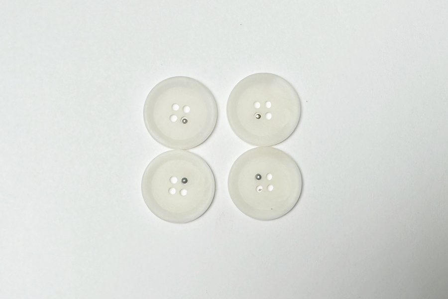 Гудзик 23 мм Mertbutton 4 отвори класичний різнокольоровий 2607-36-4