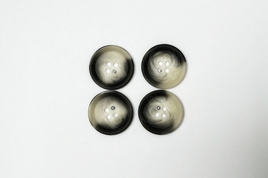 Гудзик 23 мм Mertbutton 4 отвори класичний різнокольоровий 2607-36-11