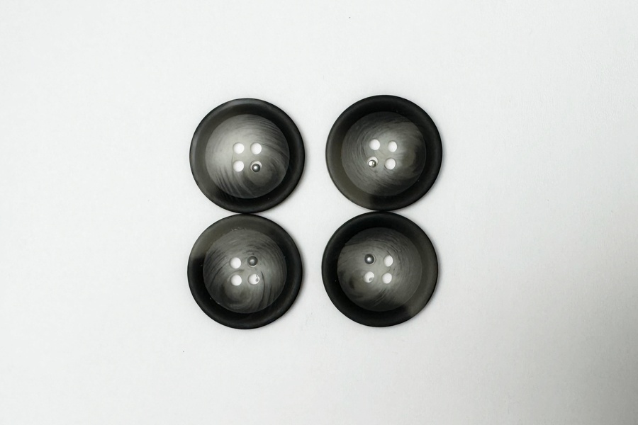 Гудзик 23 мм Mertbutton 4 отвори класичний різнокольоровий 2607-36-12