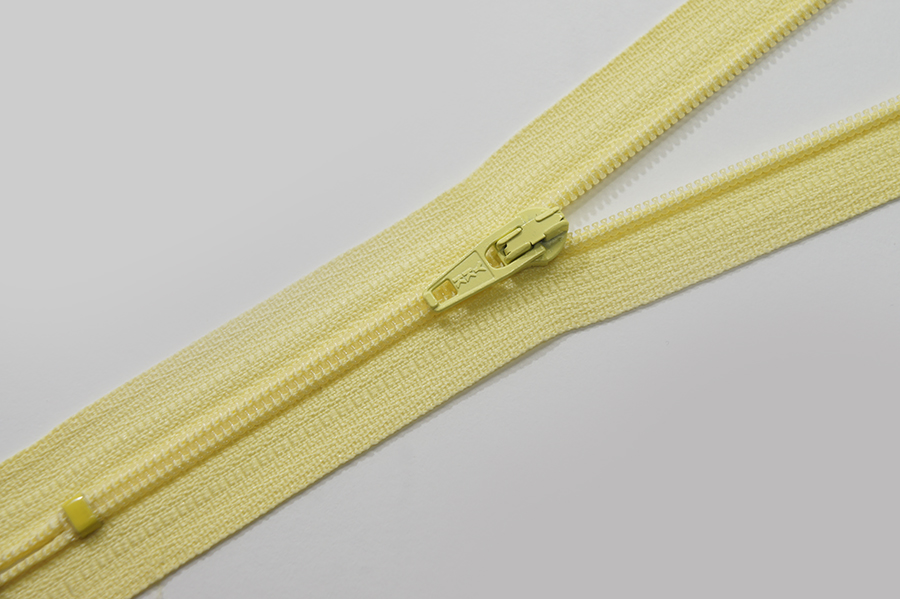 Блискавка YKK Тип 3 жовтий світлий 18 см