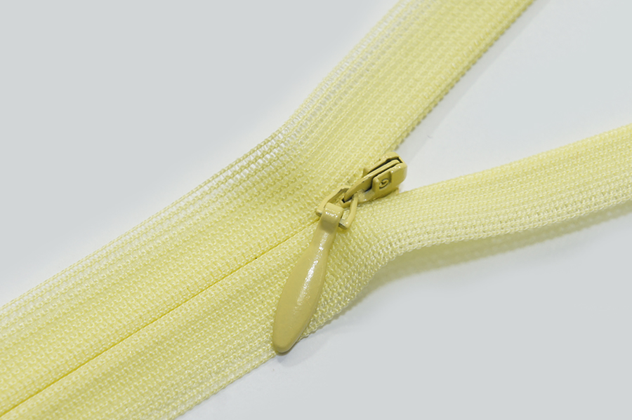 Блискавка YKK Тип 2 жовтий світлий 20 см