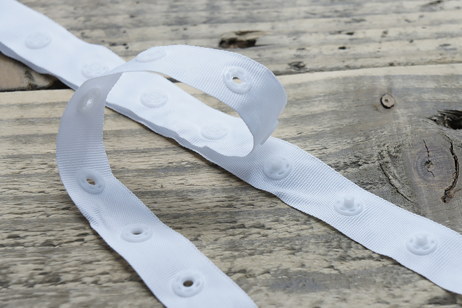 Застібка 20 мм кнопки на тасьмі білий