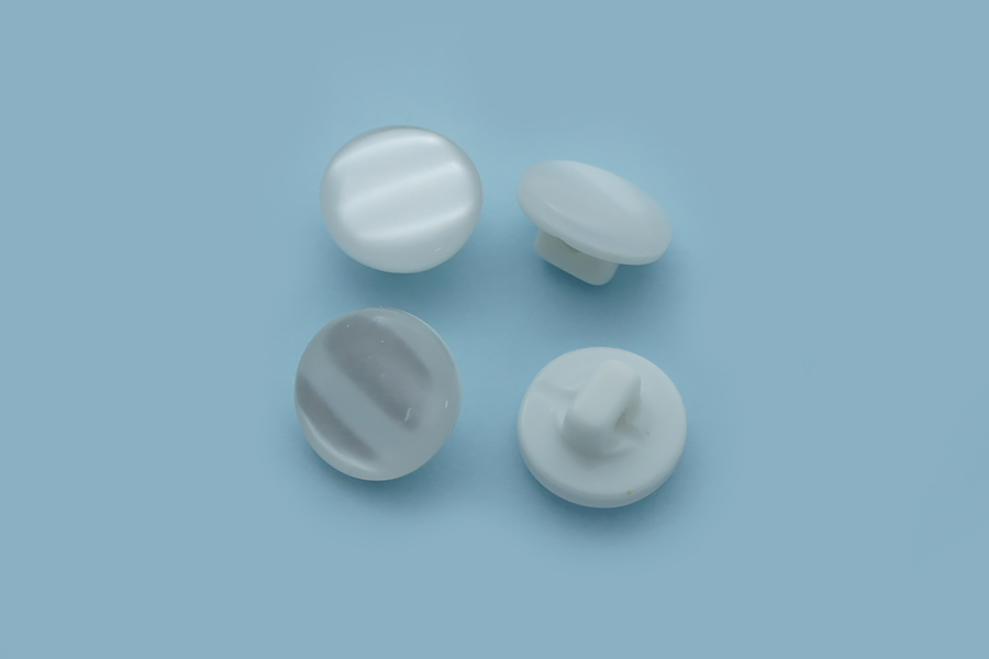 Гудзик на ніжці 12 мм Mertbutton перламутр чорний