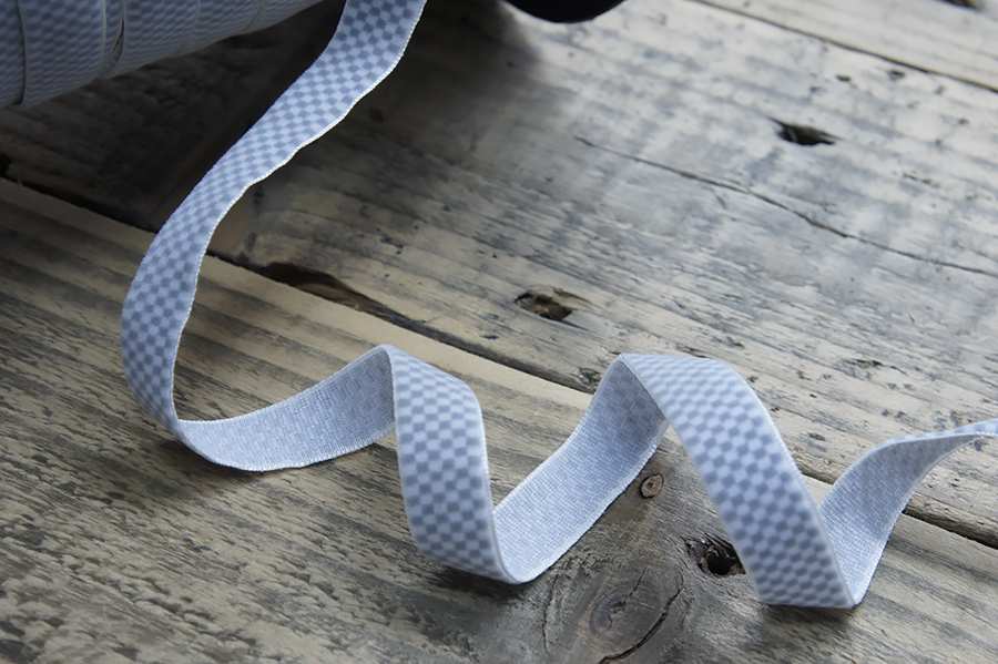 Тасьма 15 мм клітинка сірий світлий