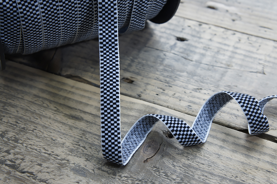 Тасьма 15 мм клітинка чорний