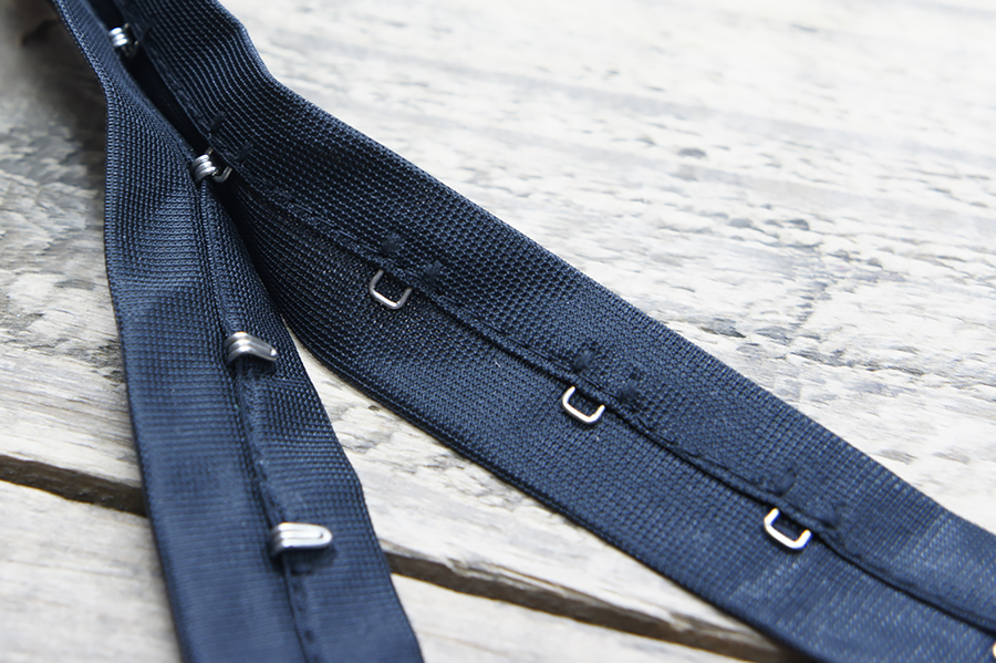 Застібка 25 мм гачки та петлі на тасьмі на 1 гачок чорний