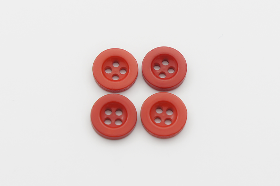 Гудзик 11 мм Mertbutton 4 отвори однотонний червоний