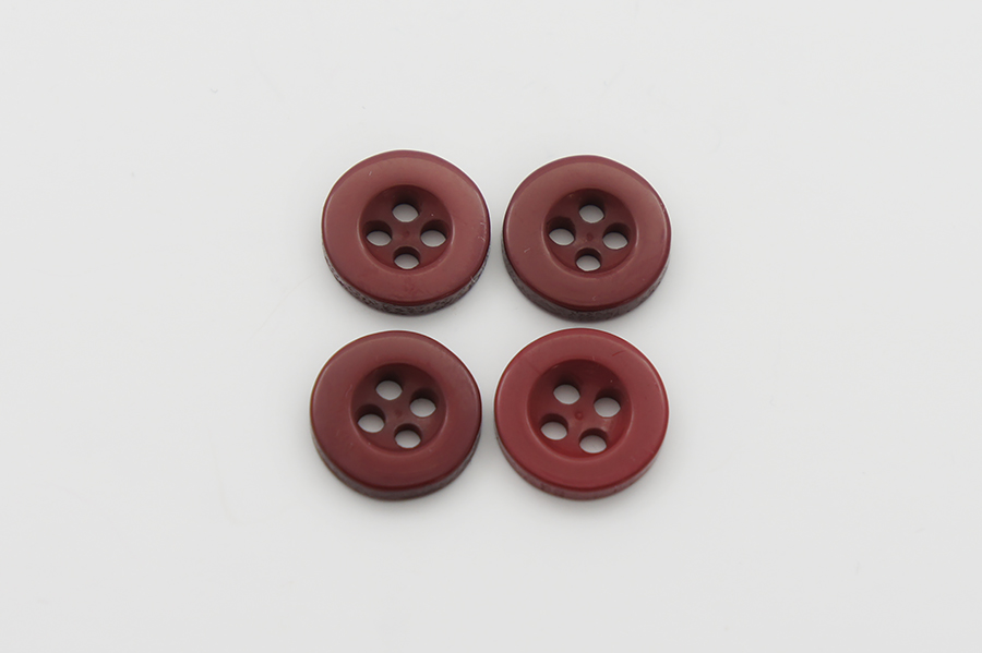 Гудзик 11 мм Mertbutton 4 отвори однотонний малиновий
