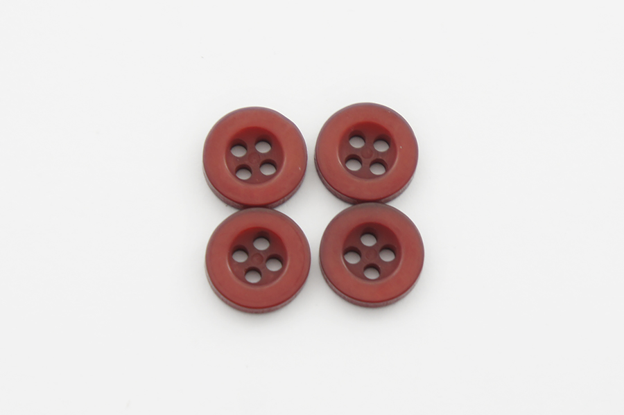 Гудзик 11 мм Mertbutton 4 отвори перламутр малиновий