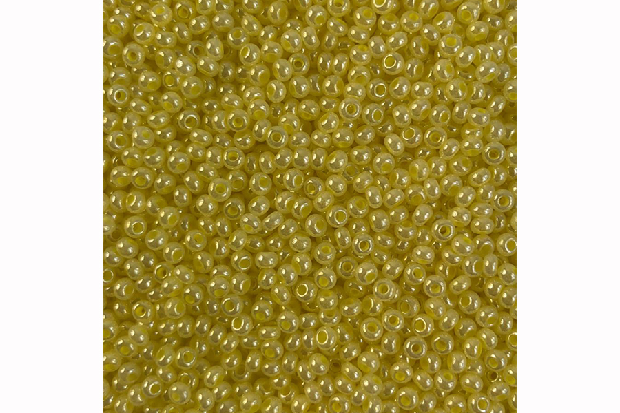 Бісер Preciosa 37185 №10 алебастр фарбована серединка жовтий світлий 2,3 мм